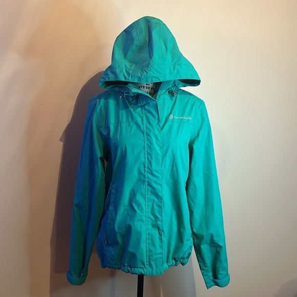 Outbound Green Raincoat with Hood and Water-Resistant Finish - Picture 9 of 17